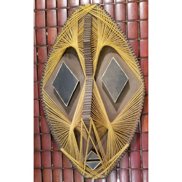 Vintage Midcentury String Art 3D African Tribal Mask Wall Art 18.5"x12.25"x4.75" - Picture 2 of 5